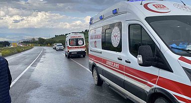 Tarlaya uçan otomobildeki 3 kişi yaralandı