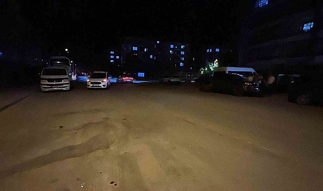 Tartışıp kovaladığı kişiyi bıçaklayıp kaçtı