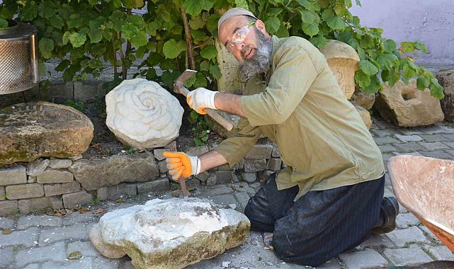 Taşlara kazınan bir tutku: Evinin bahçesini, Türk-İslam Eserleri Müzesi'ne çevirdi
