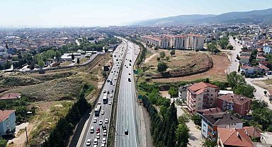 Tatilciler erkenden yola çıktı, TEM'de zaman zaman kuyruk oluşuyor