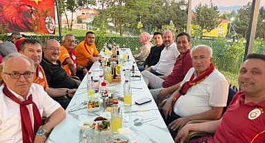 Tavşanlı'da Galatasaray'ın 25. lig şampiyonluğu coşkuyla kutlandı