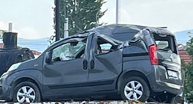 Tavşanlı'da kontrolden çıkan araç takla attı, sürücüsü yaralandı