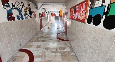 Tayini çıkan okul müdüründen örnek davranış