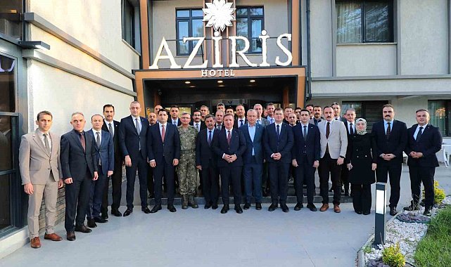 Tayini çıkan vali yardımcıları ve kaymakamlara veda yemeği düzenlendi