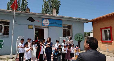 Tek kişilik mezuniyete vali katıldı