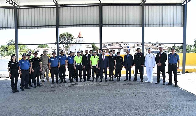 Tekirdağ Vali Vekili Güler görev başındaki polislerle bayramlaştı