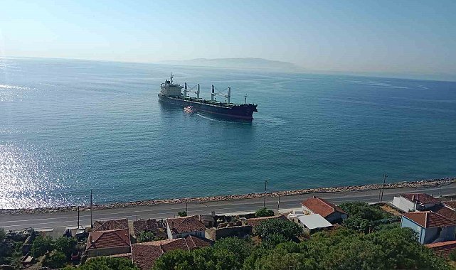 Tekirdağ'da yük gemisi karaya oturdu