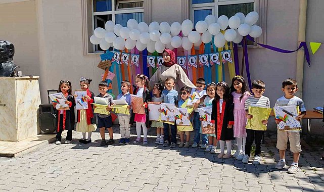 Tercan'da 2 bin 12 öğrenci karne aldı