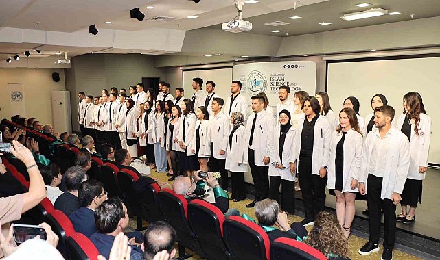 Tıp Fakültesi Beyaz Önlük Giyme Töreni gerçekleştirildi