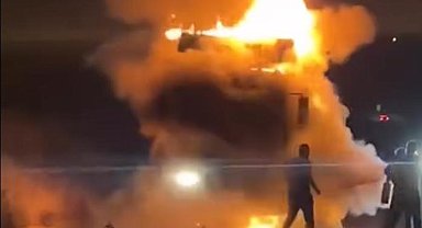 Tır alev alev yandı