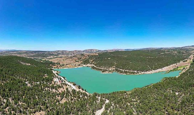 Tokat-Sivas arasındaki gölet yeşilin her tonu ile ziyaretçilerini bekliyor