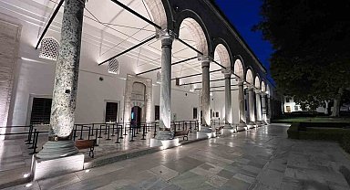 Topkapı Sarayı kapılarını en uzun günün akşamında ziyarete açıyor