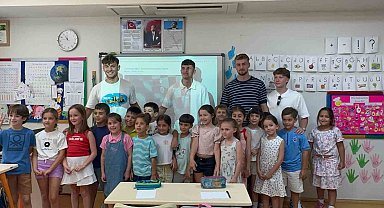 Trabzonspor U-19 takımı Marmaris'te minik yüreklerle buluştu