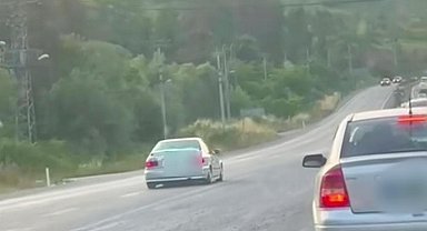 Trafik güveliğini tehdit eden sürücünün ehliyetine el konuldu