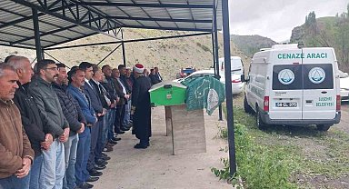 Traktör kazasında ölü bulunan çift son yolculuğuna uğurlandı