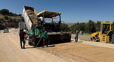 Tunceli'de grup köy yollarında sıcak asfalt çalışması başladı