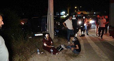 Tur aracıyla çarpışan Tofaş'taki 3 kişi yaralandı