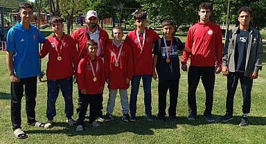 Turgutlulu minik güreşçiler Sivas yolcusu