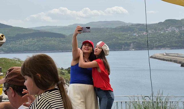 Turistik ilçe Amasra'da doluluk oranı yüzde 90'ı aştı