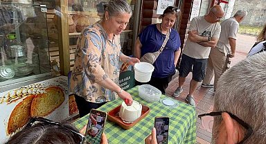 Turistik Karaelmas Ekspresi yolcuları Zonguldak'ın yöresel lezzetlerini tattı