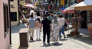 Turistler bayram tatilinde Tarihi Odunpazarı Evleri'ni ziyaret etti