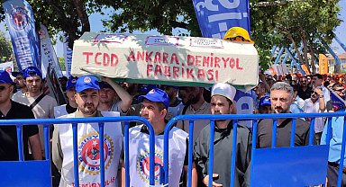 TÜRK-İŞ, bağlı olduğu sendikalarla birlikte Maliye Bakanlığına yürüdü