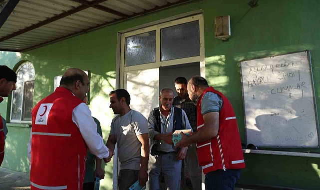 Türk Kızılay yurt içinde ve 22 ülkede kurban kesimlerine başladı