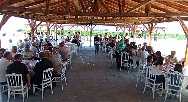 Türkeli esnafı, kahvaltı programında buluştu