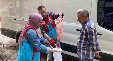 Türkeli'de kaçak avlanan 363 kalkan balığı vatandaşa dağıtıldı