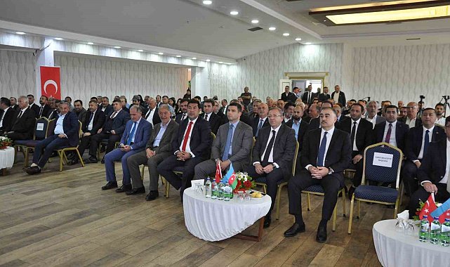 Türkiye-Azerbaycan iş adamları Kars'ta buluştu