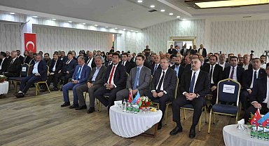 Türkiye-Azerbaycan iş adamları Kars'ta buluştu