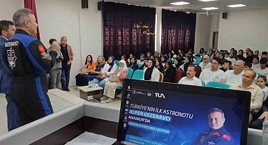 Türkiye'nin ilk astronotu Alper Gezeravcı, Anamur'da öğrencilerle buluştu