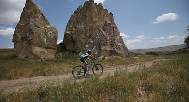 Türkiye'nin ilk elektrikli bisiklet yarışı Kapadokya'da koşuldu