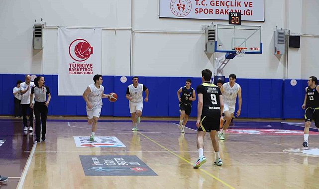 TÜSF Erkekler Basketbol 2. Ligi'nde şampiyon Arel Üniversitesi oldu