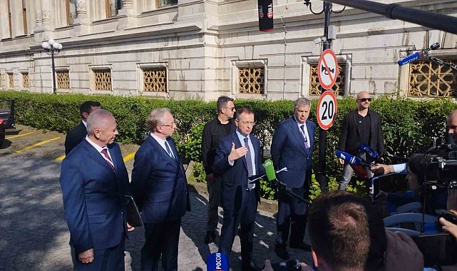 Ukrayna ve Rusya heyetleri Çırağan Sarayı'ndan ayrıldı