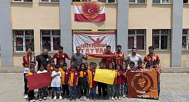 Ultraslan Tatvan'dan minik taraftarlara forma sürprizi