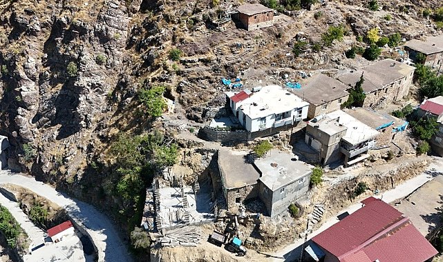 Uludere halkının yıllar süren kaya düşme korkusu sona eriyor