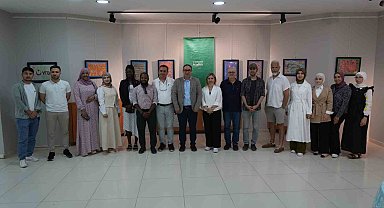 Uluslararası öğrenciler ebru ile Türk kültürüne dokundu