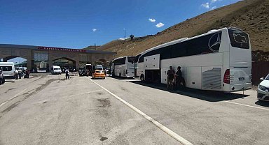 Umman, İran'daki vatandaşlarını tahliye ediyor