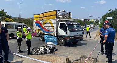 Ümraniye'de kamyonete çarpan motosikletli hayatını kaybetti