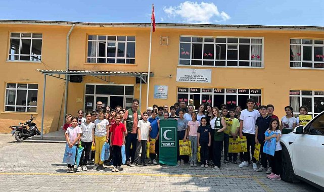 Üniversite öğrencilerinden köy okuluna anlamlı destek