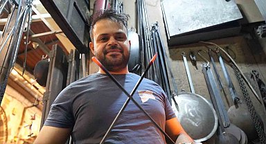 Üniversite okumasına rağmen dedesinin mesleğinden vazgeçmedi