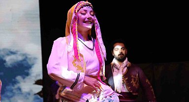 Uşak Maarif Halk Dansları Topluluğu sanatseverlerle buluştu