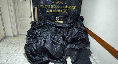 Uyuşturucu emdirilmiş kumaşları satıyorlardı, yakalandılar