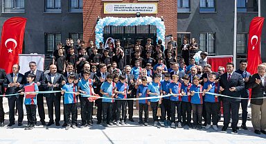 Vali Aksoy, Eskişehir Anadolu İmam Hatip Lisesi'nin açılış törenine katıldı