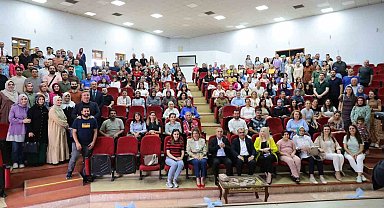 Vali Aydoğdu, İngilizce ve matematik branşlarında görev yapan öğretmenlerle bir araya geldi