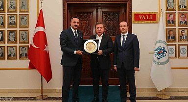 Vali Aydoğdu'ya "Fahri Hemşehrilik Beratı" verildi