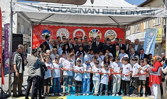 Vali Çiçek: "ERVA Spor Okulu öğrencilerimizin hep arkasında olacağız"