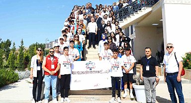 Vali Hatipoğlu, öğrencilerle bir araya geldi