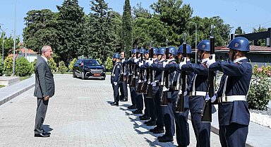 Vali Toroman, Jandarma Teşkilatını ziyaret ederek 186'ncı kuruluş yıldönümünü kutladı